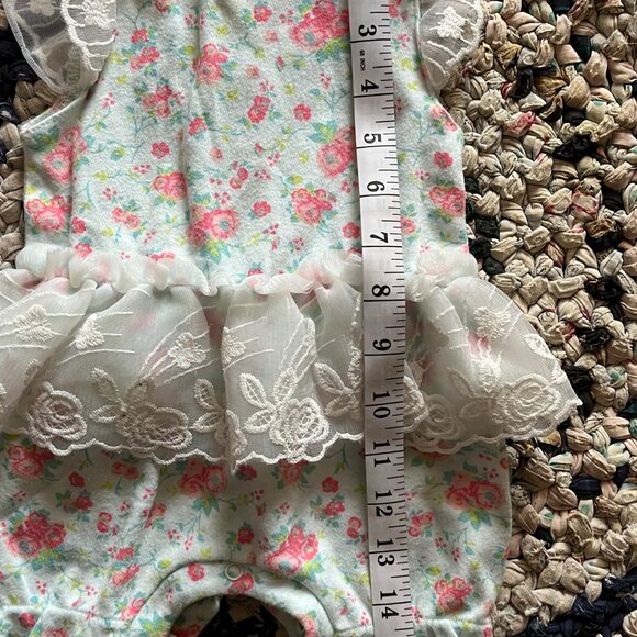 Laura Ashley Baby Floral Eyelet Lace Outfit - Picture 4 of 5